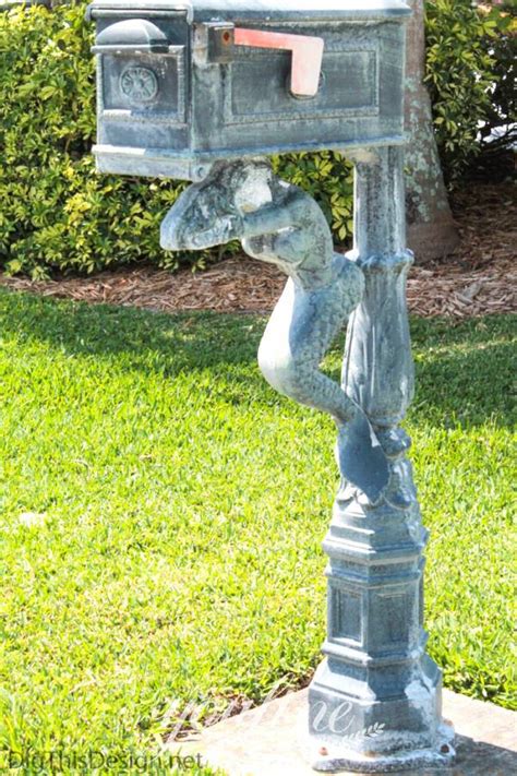 mailbox statues